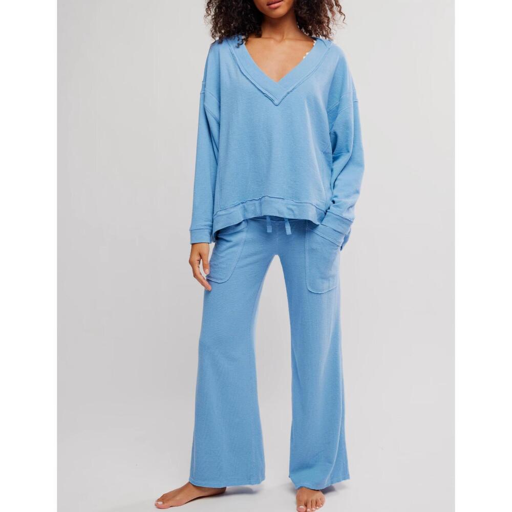 NEW FREE PEOPLE staycation pullover in blue - Picture 6 of 6